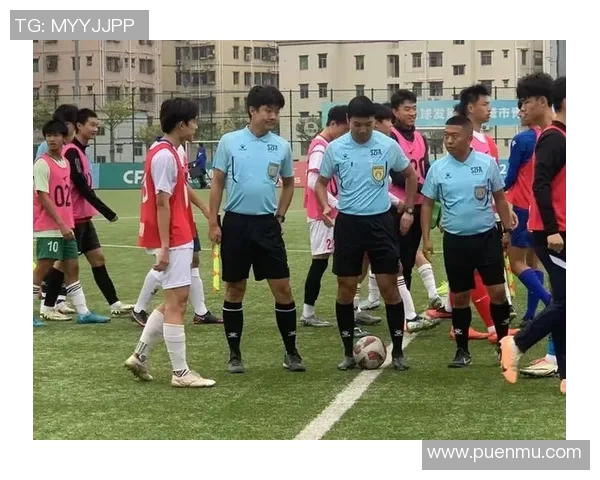 中国足球球星的崛起与挑战：从青训到国际赛场的奋斗历程与未来展望